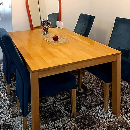 Designer In Old Town *